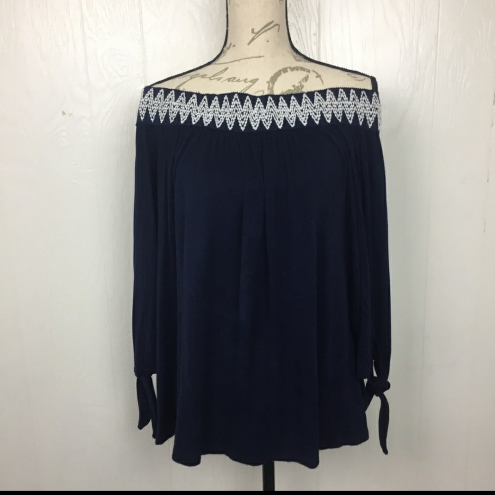 Pebble and Stone off shoulder blouse